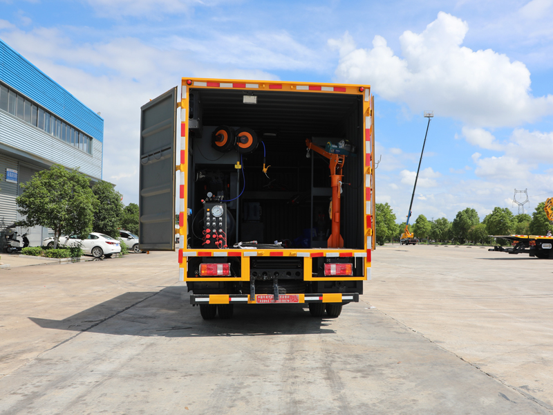 重汽藍(lán)牌工具車