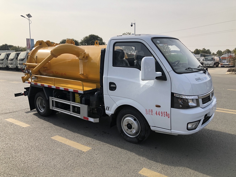 東風涂逸3方吸污車