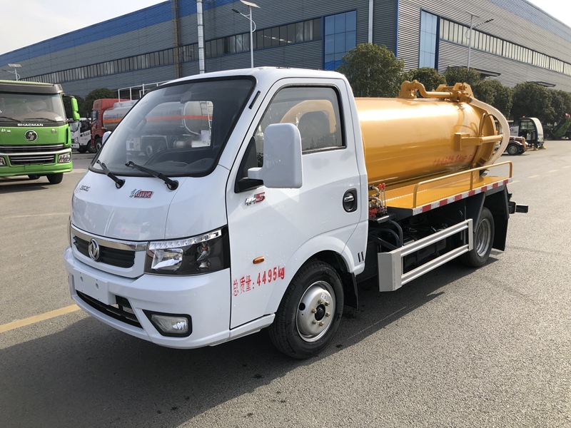 東風(fēng)涂逸3方吸污車